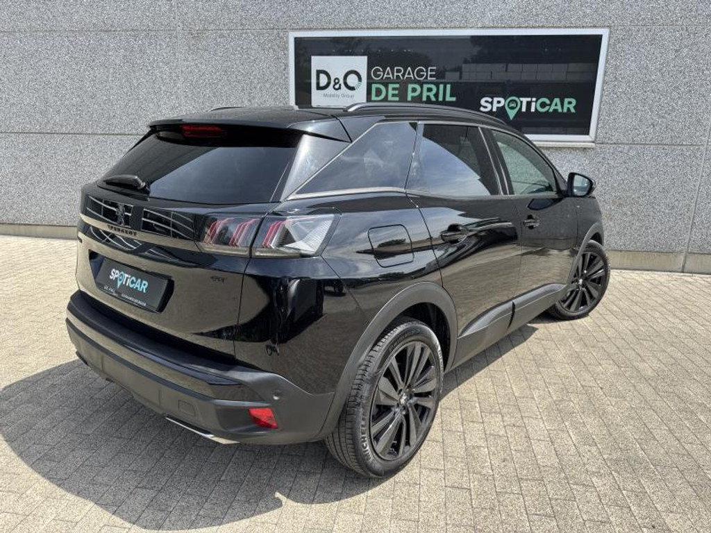 54833276-2.jpg