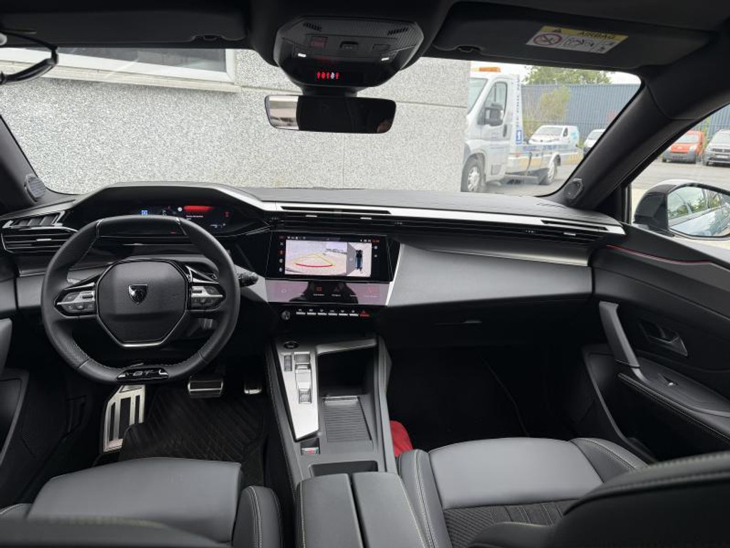 55412808-1.jpg