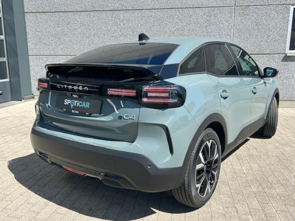 55658824-2.jpg