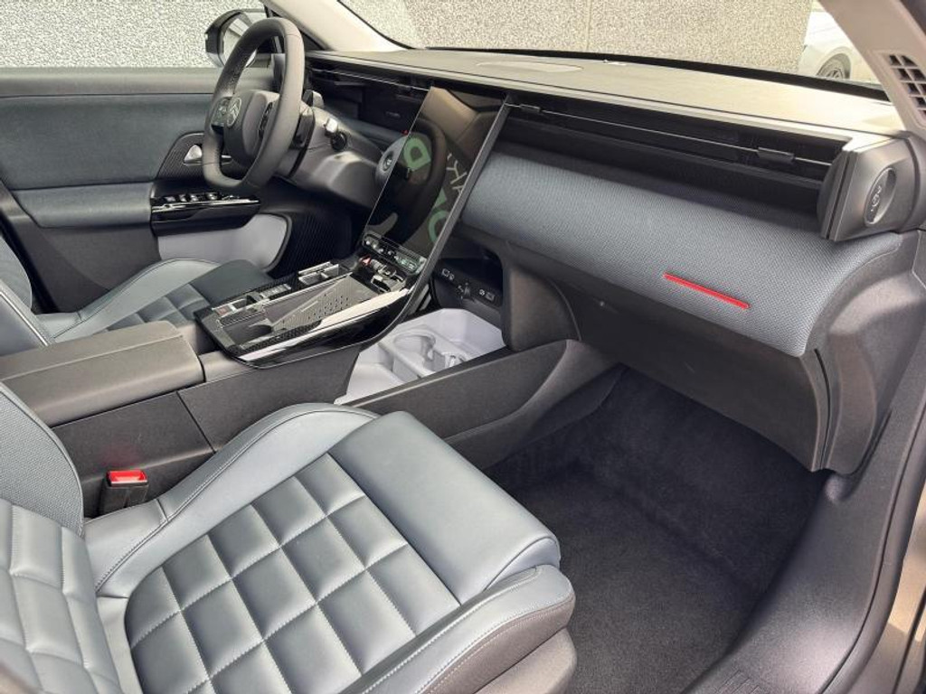 56531917-1.jpg