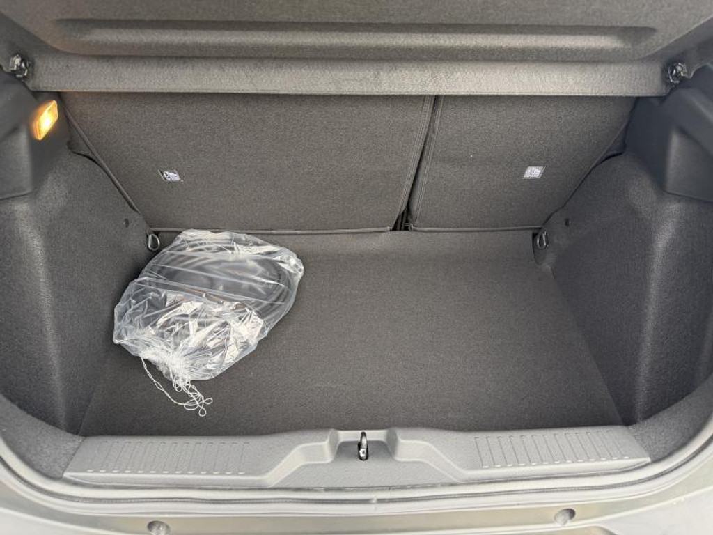 56755273-3.jpg