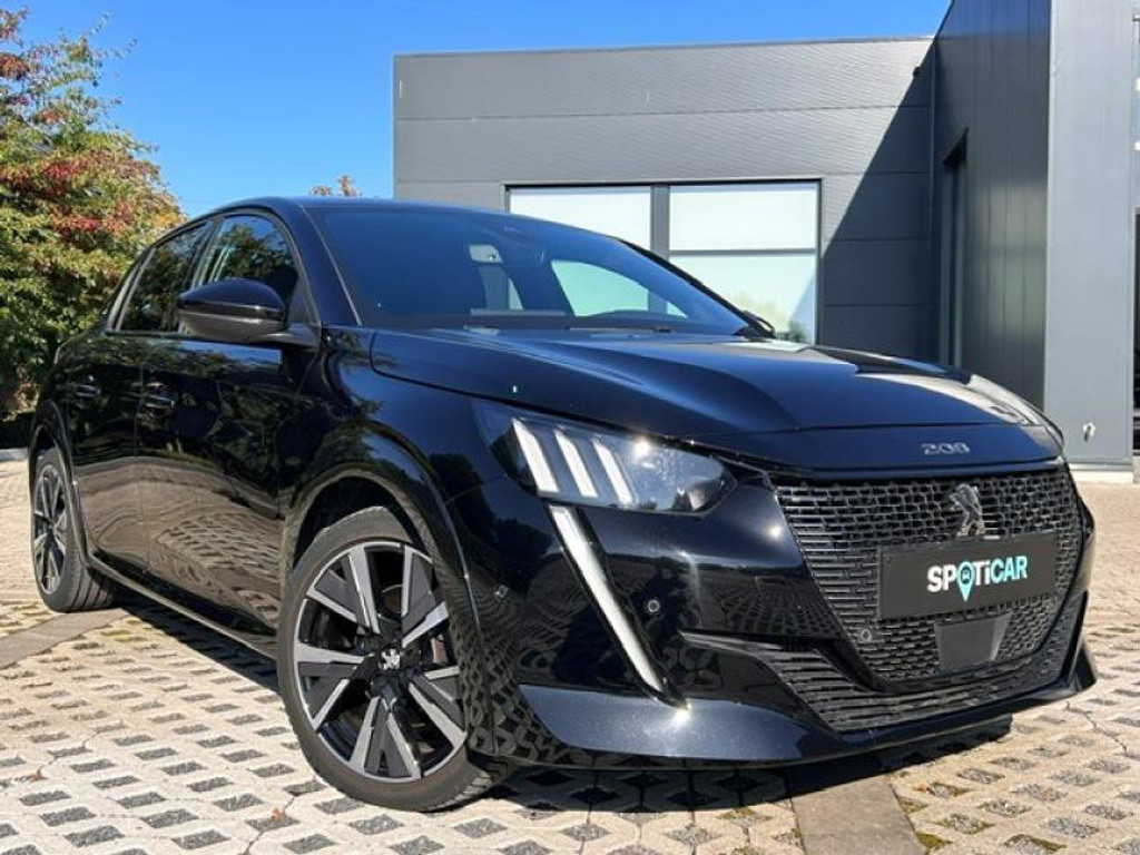 57200940-2.jpg